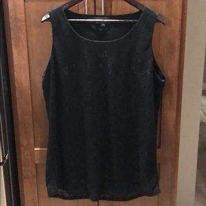 Women’s black tank size XL